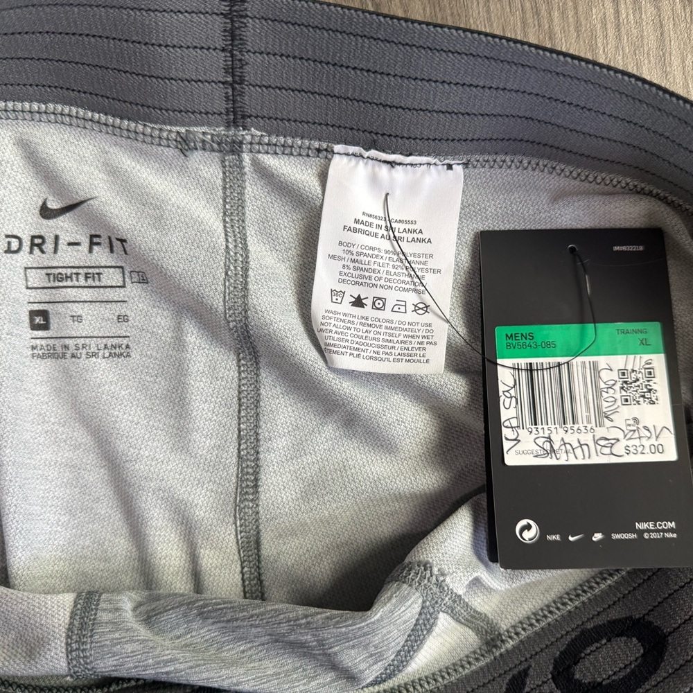 Nike Pro Dri Fit 3/4 Tights - Picture 3 of 3